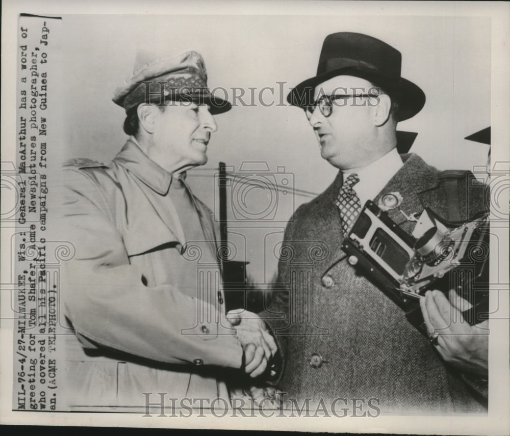 1951 Milwaukee General MacArthur greets photographer Tom Shafer - Historic Images