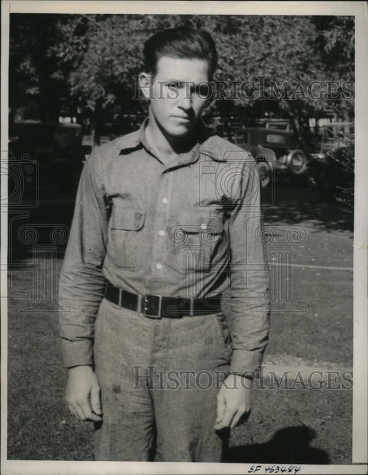 1938 Woodrow Harwell waits outside Merced, CA hospital for wife - Historic Images