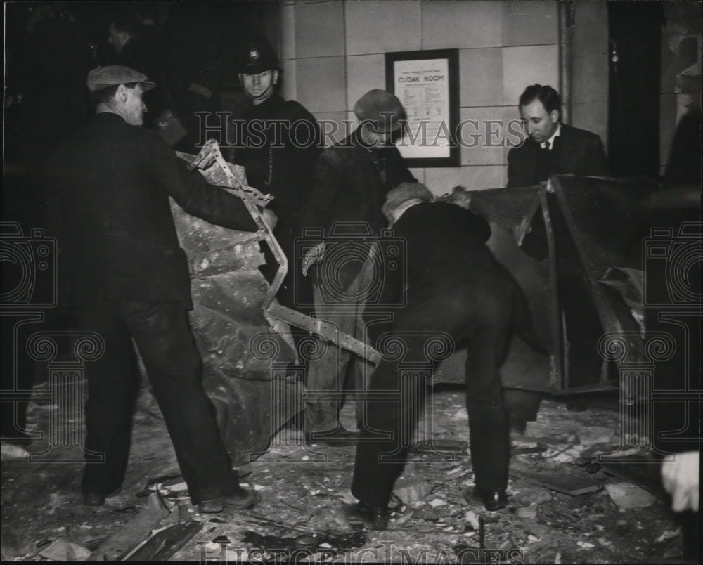 1939 Press Photo London Wreckage from explosion in Lancaster Square Station - Historic Images