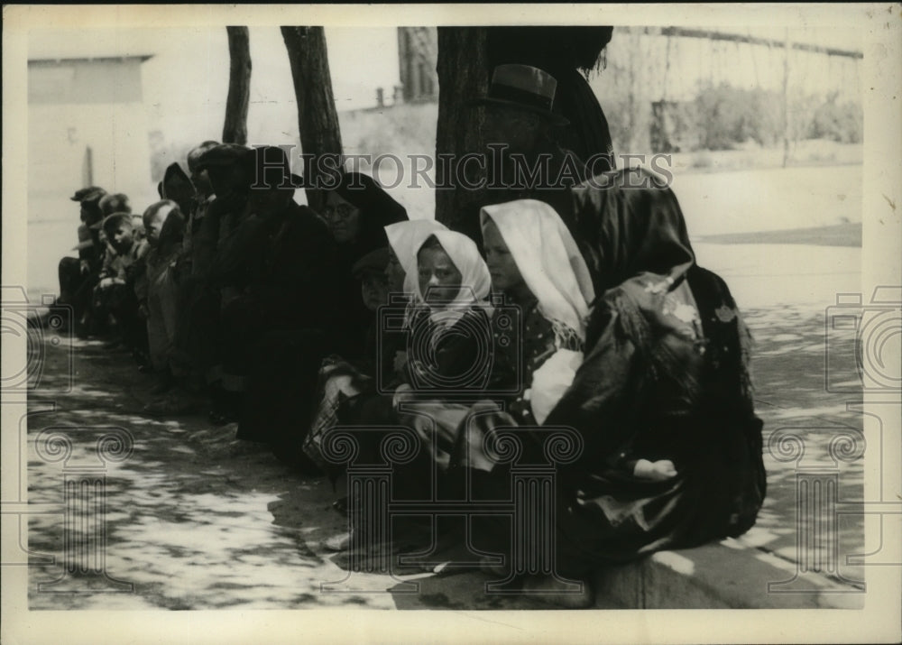 1936 Press Photo Mennonites leaving Mexico at immigration station in Juarez - Historic Images