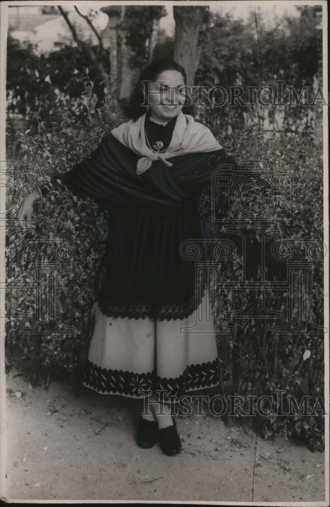 1953 Press Photo Valladolid Spanish girl in Valladolid - nera04688 - Historic Images