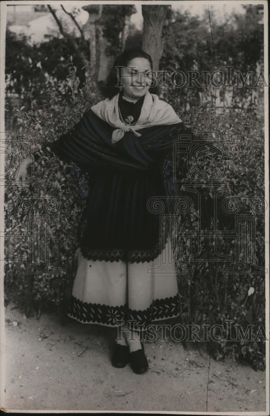 1953 Press Photo Valladolid Spanish girl in Valladolid - nera04688 - Historic Images