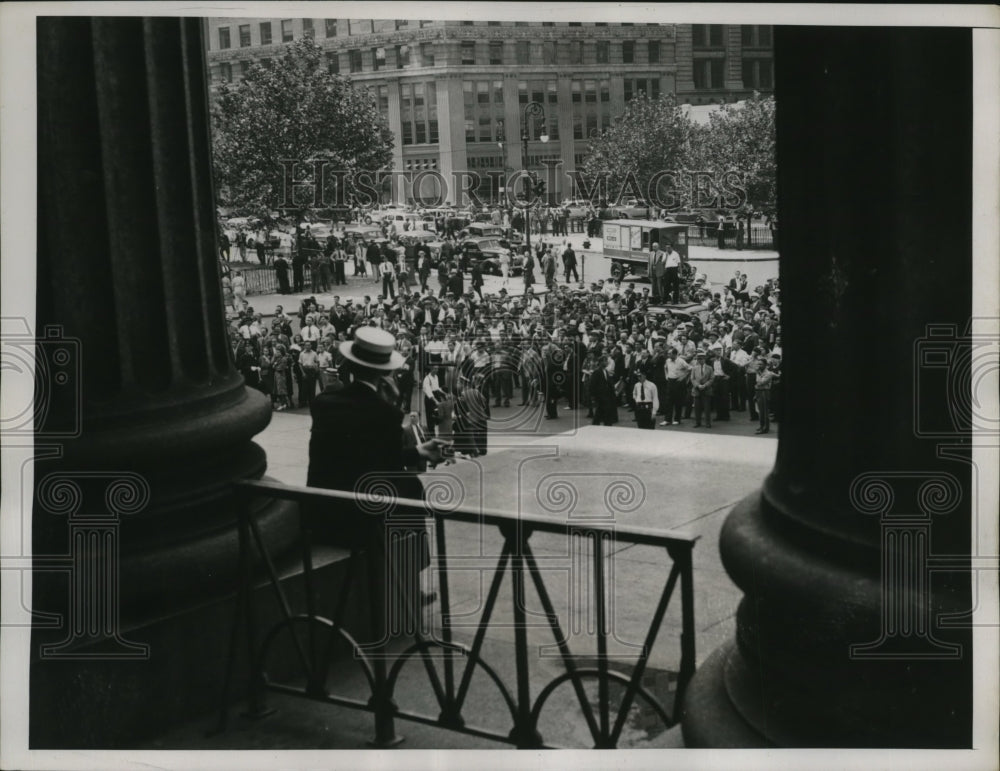 1938 Press Photo New York Crowd gathers outside Supreme Court - nera06266 - Historic Images