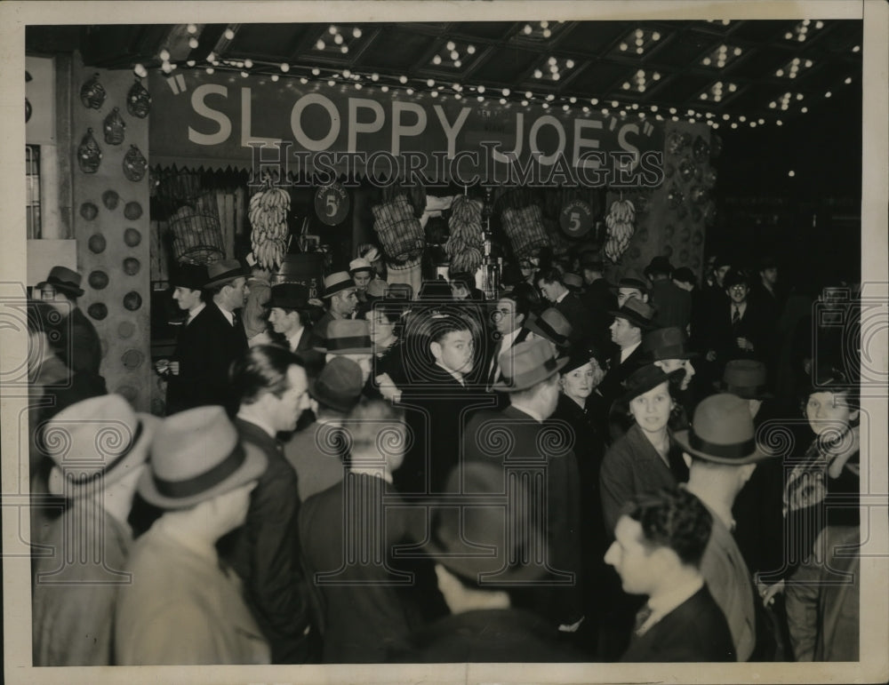 1936 Press Photo Crowds jamming Times Square in New York on election night - Historic Images