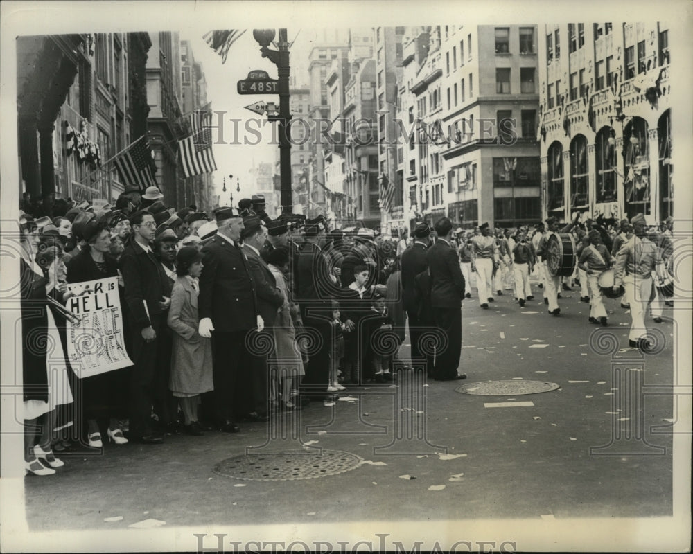 1937 Press Photo Crowd watching American Legion parade at 48th and 5th, NYC - Historic Images