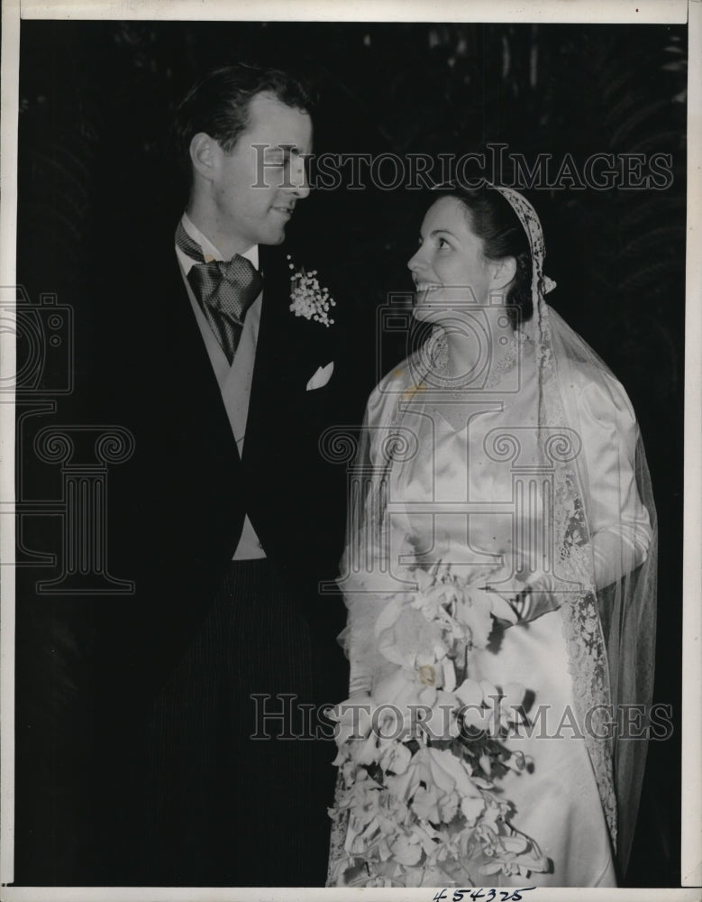 1938 Press Photo Mary Whalen and Robert Saul after their marriage in New York - Historic Images