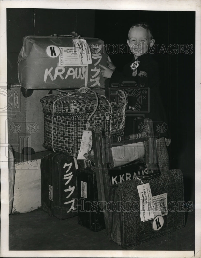 1943 Jeffrey CLyde Kraus arrives in NYC on Swedish liner Gripsholm - Historic Images