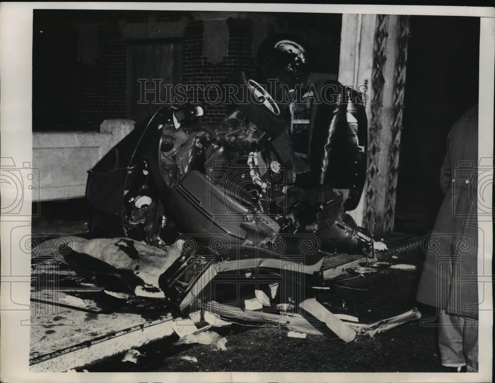 1946 Press Photo Queens One dead and two hurt in car accident - nera08734 - Historic Images