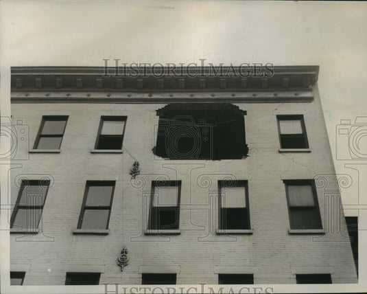 1939 Press Photo New York Building with hole on fifth floor - nera08923 - Historic Images