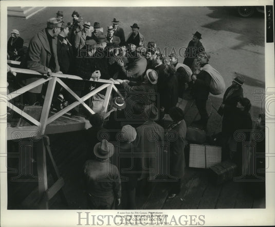 1938 Press Photo John Qualen and extras - nera10111 - Historic Images