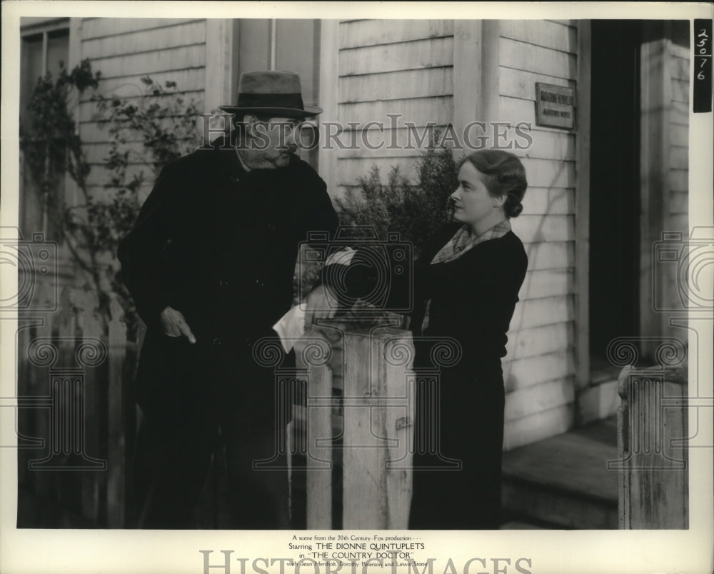 1936 Press Photo Slim Summerville &amp; Dorothy Peterson star in The Country Doctor - Historic Images