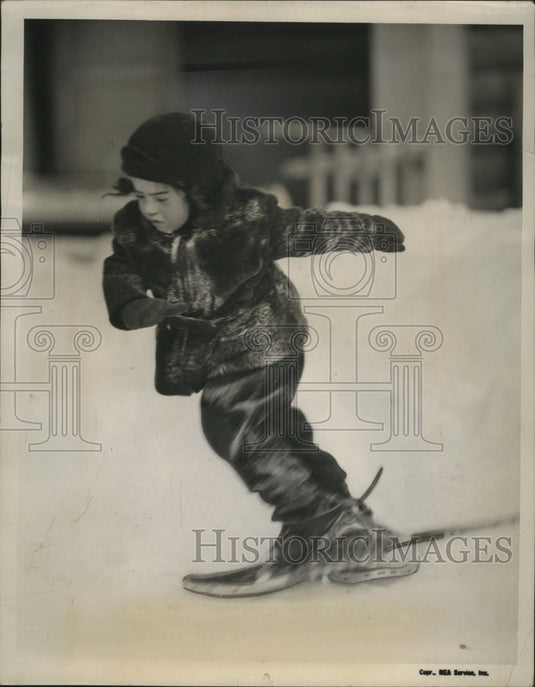 1938 Press Photo Marie tries running in snow shoes - nera10979 - Historic Images
