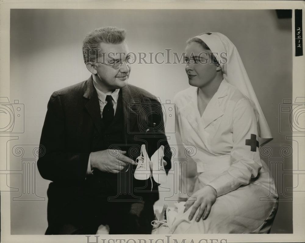 1936 Press Photo Jean Hersholt &amp; Dorothy Peterson in The Country Doctor - Historic Images