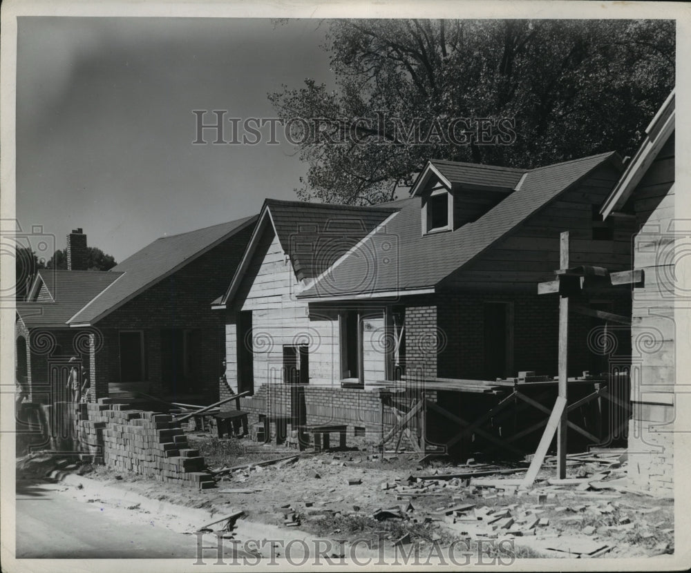 Press Photo Corinth MS Brick veneer homes under construction - nera12252 - Historic Images