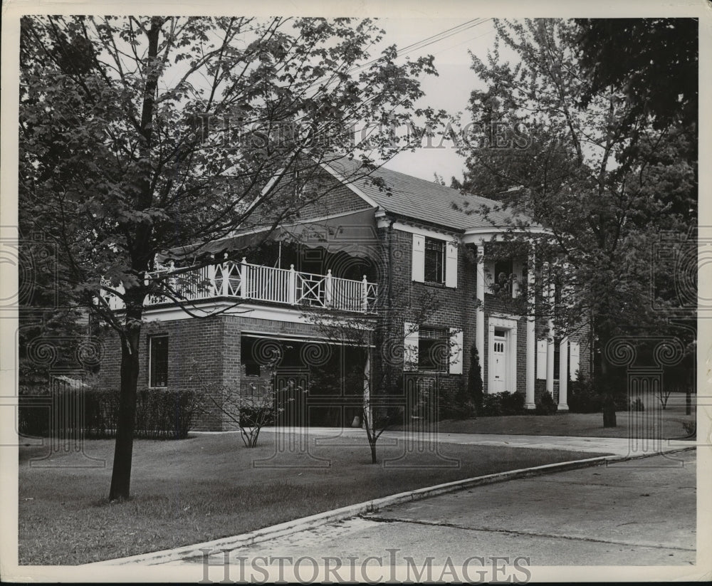 Great Neck Long Island Colonial home in Great Neck  - Historic Images