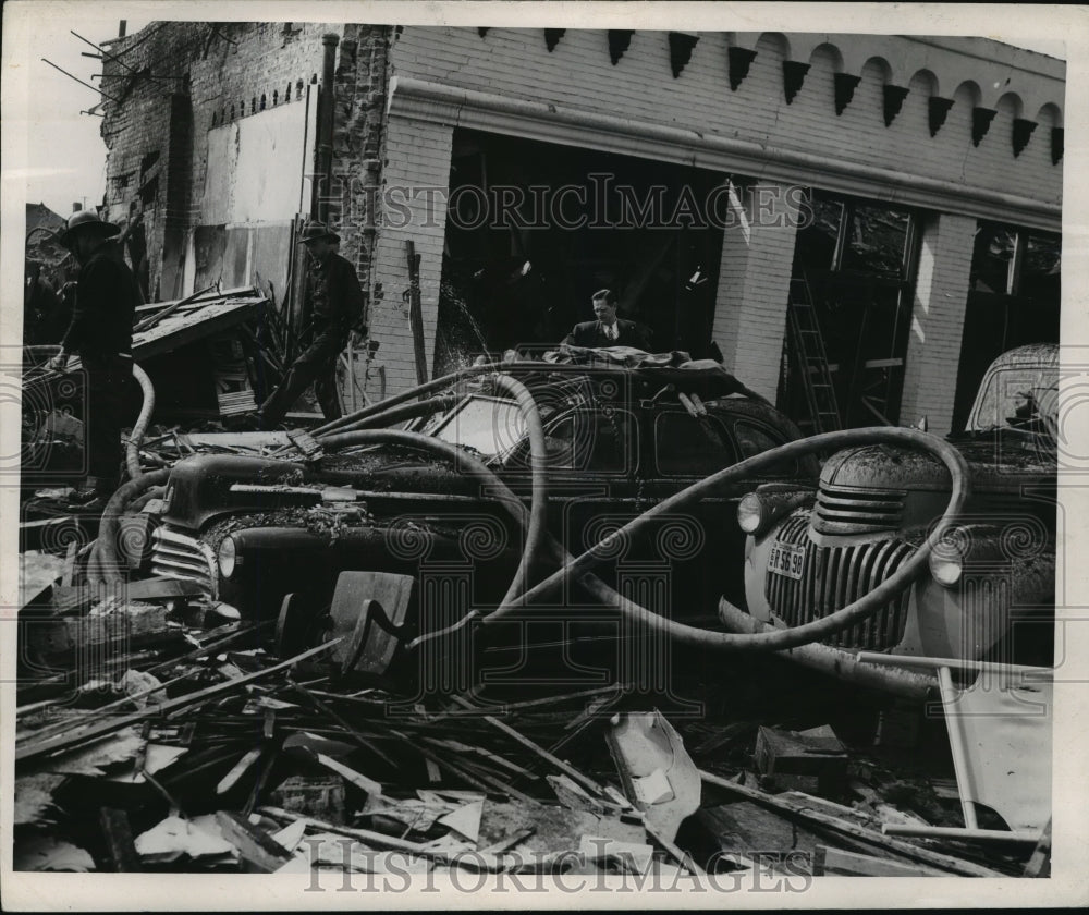 Press Photo Los Angeles Debris from explosion at electro-plating company - Historic Images