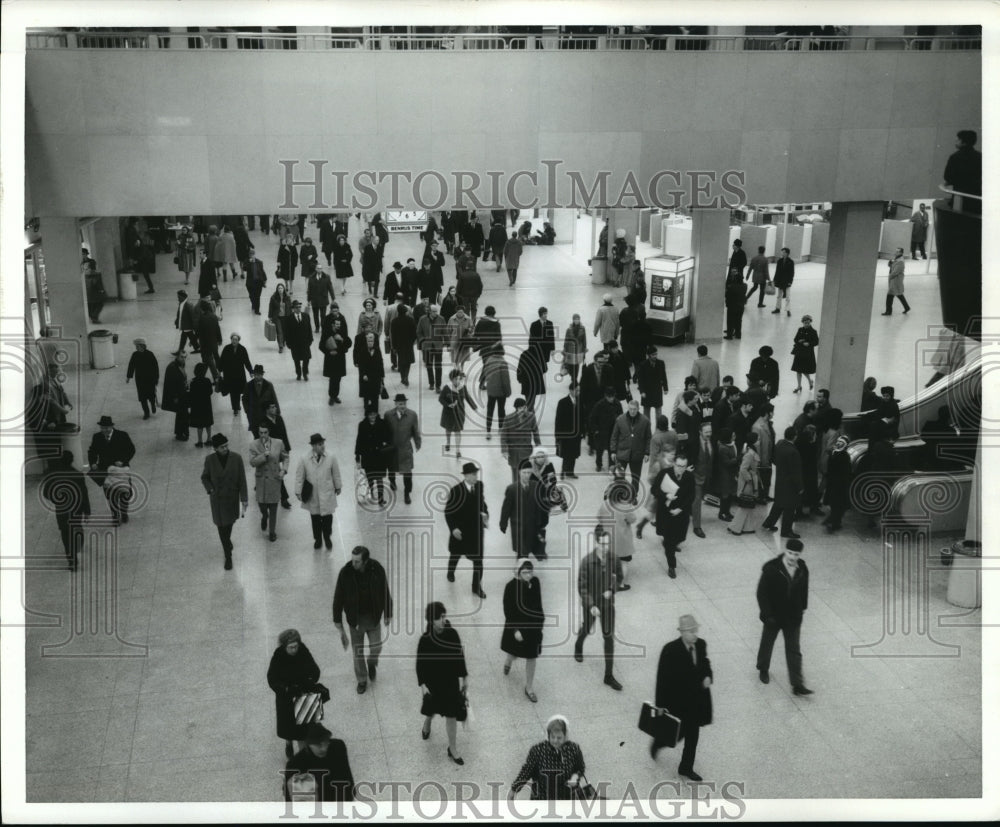 Press Photo New York Port Authority Bus Terminal - nera12580 - Historic Images