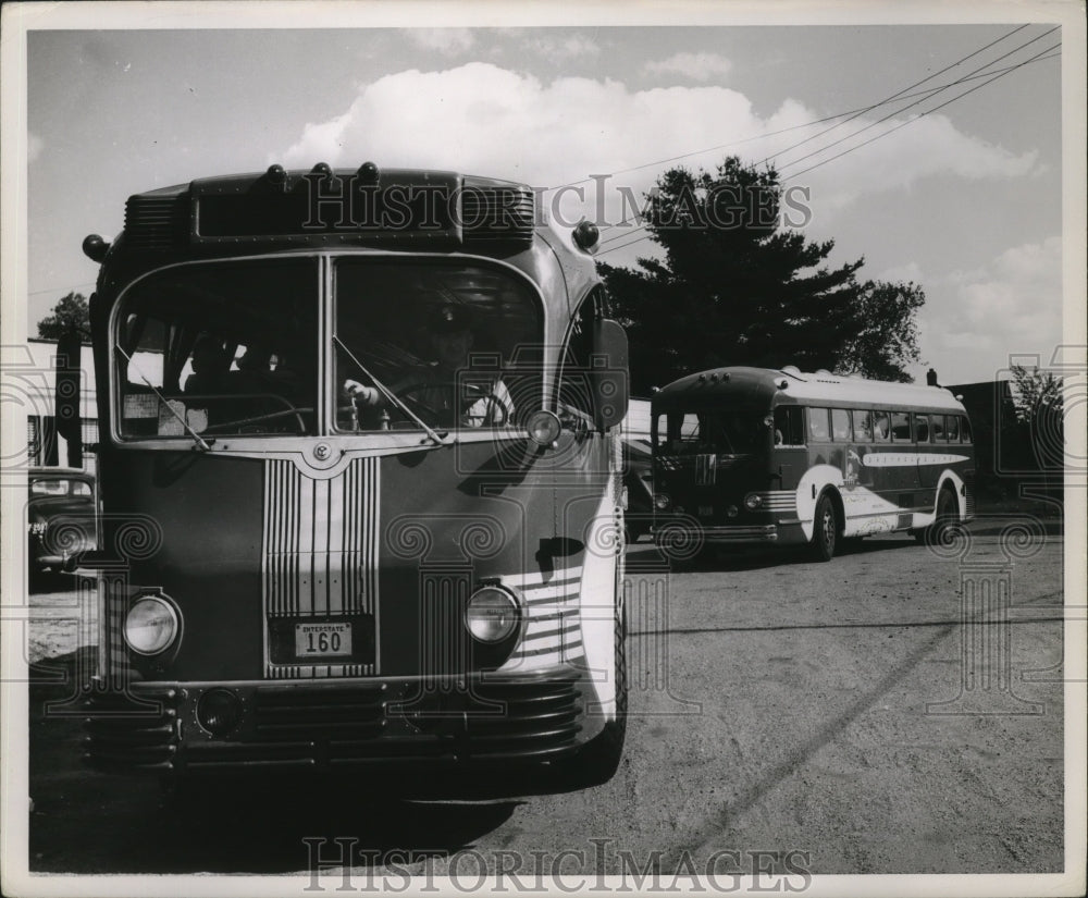 Press Photo Crystal Lake CT Buses on Route 15 - nera12818 - Historic Images