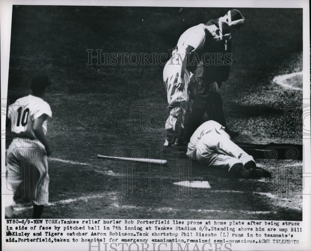 1950 Press Photo New York Yankees Relief Pitcher Bob Poerterfield &amp; Umpire McKin - Historic Images