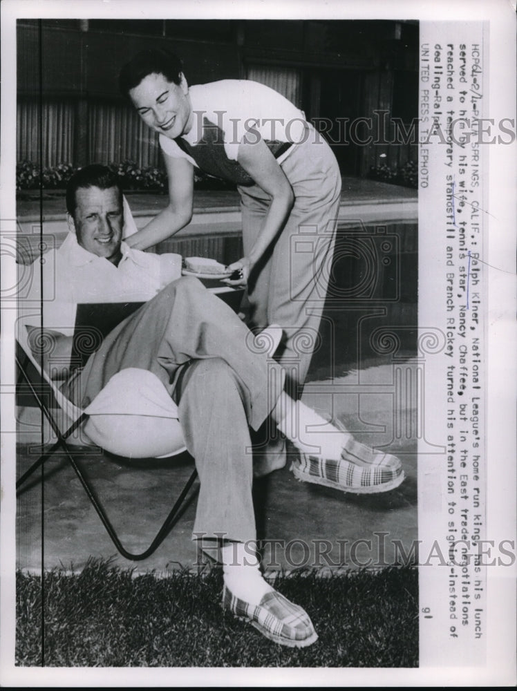 1953 Press Photo Ralph Kiner of Pirates with Wife, Tennis Star, Nancy Chaffee - Historic Images