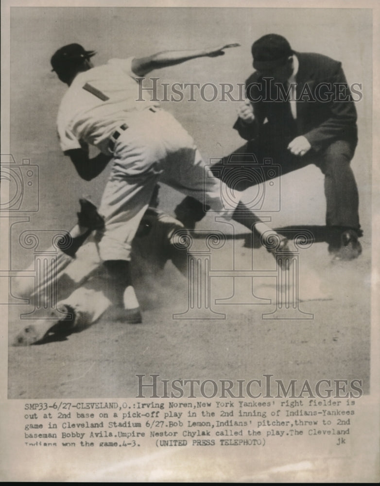 1954 Press Photo Irving Noren of the Yankees and Bob Lennon of the Indians - Historic Images