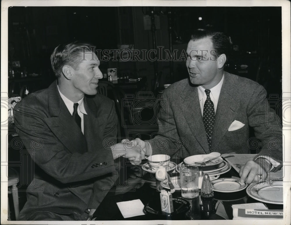 1942 Press Photo St Louis Cardinals Marty Marion & Brooklyn Dodgers Lew Riggs - Historic Images