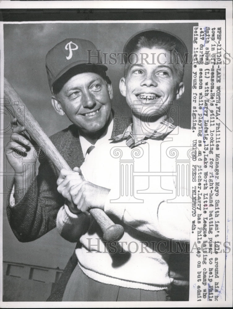 1957 Press Photo Mayo Smith MLB Manager Philadelphia Phillies With Larry Ludwig - Historic Images