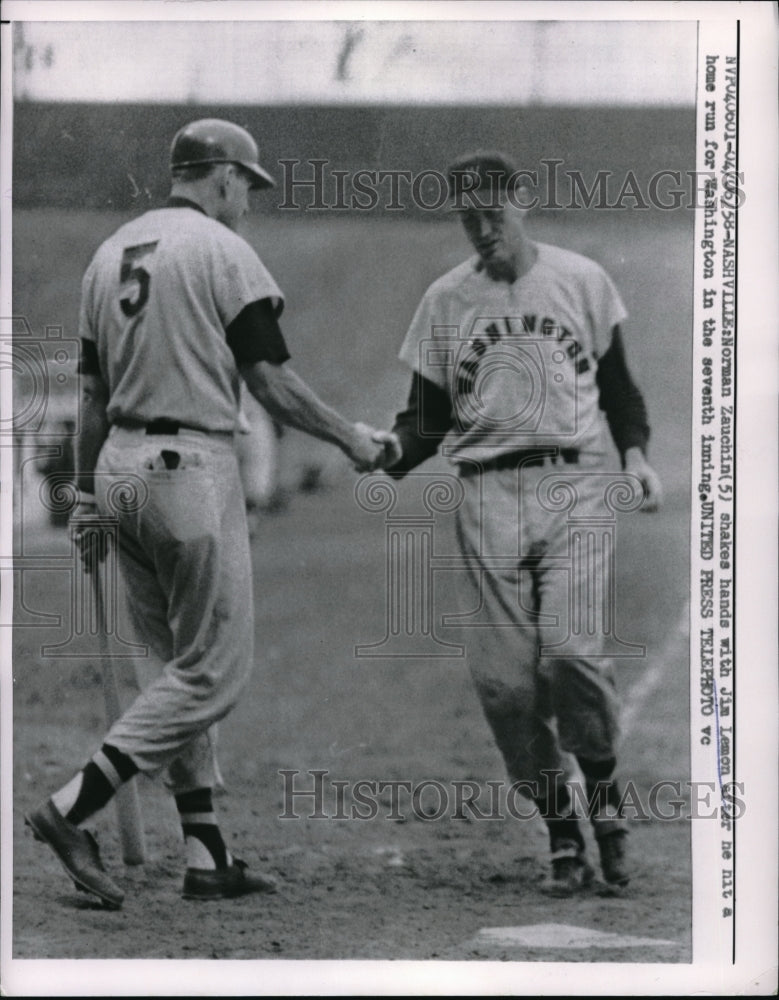 1958 Press Photo Norman Zauchin w/ Jim Lemon after he home run for Washington - Historic Images