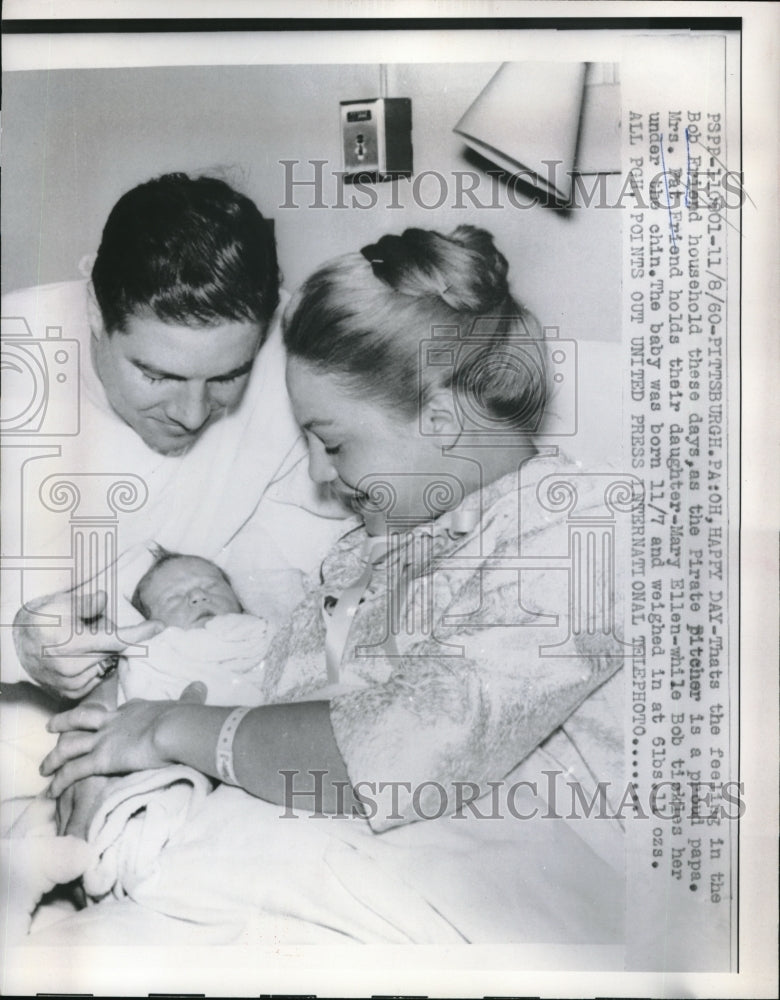 1960 Press Photo Bob Friend Pirates pitcher wife, Pat and daughter Mary Ellen - Historic Images