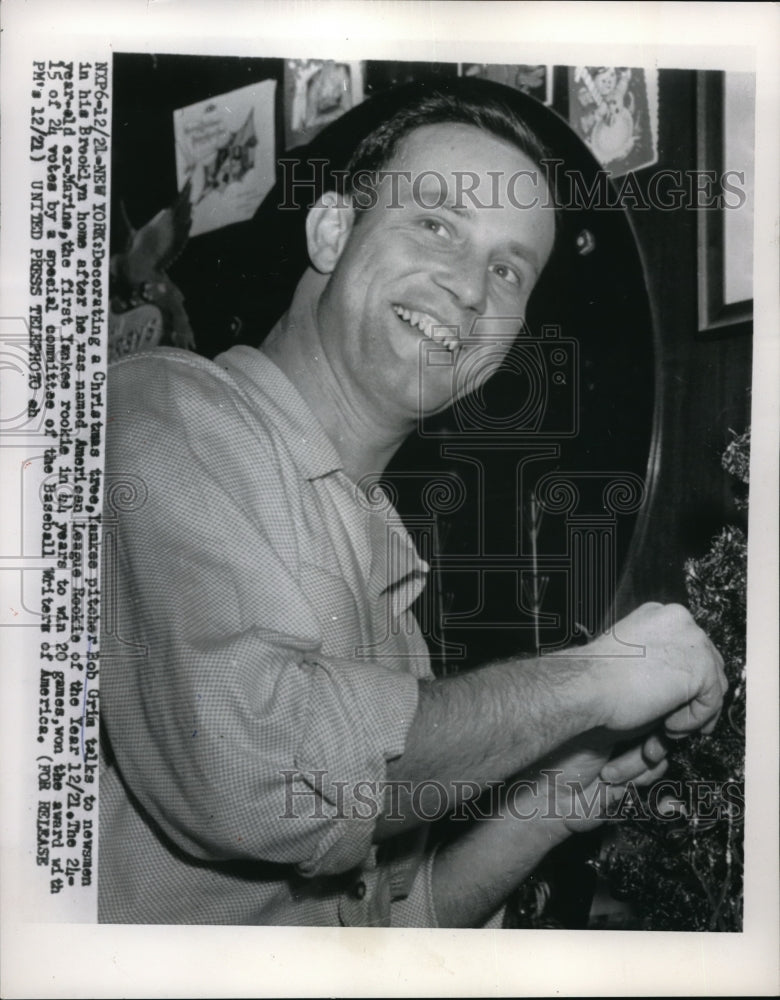 1955 Press Photo Bob Grim Decorates at Christmas Tree New york Yankees - Historic Images