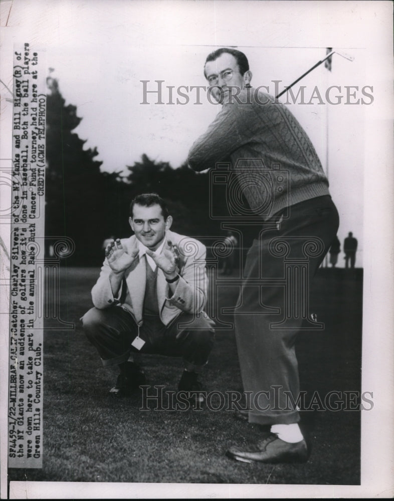 1950 Press Photo Charley Silvers Catcher Yankees Bill Rigney Giants Golfing MLB - Historic Images