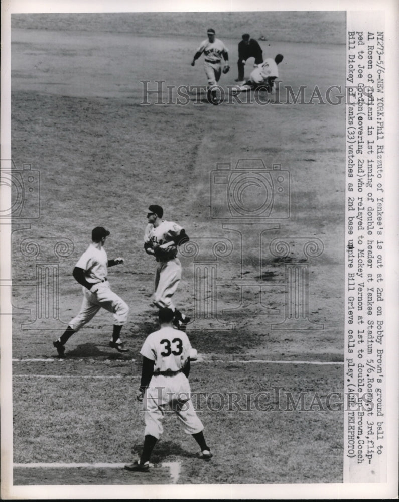 1950 Press Photo Phil Rizzuto NY Yankees Out At 2nd By Joe Gordon Indians MLB - Historic Images