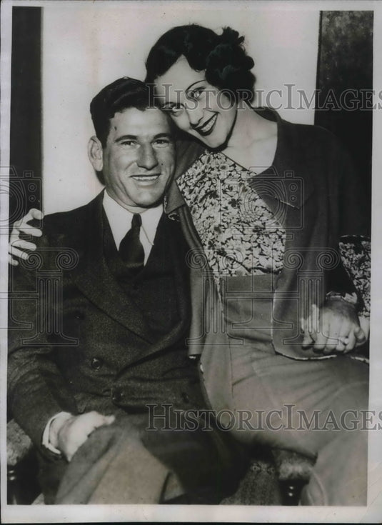 1934 Press Photo Arthur Pinkey Whitney and his bride, Audrey Boyd, after wedding - Historic Images