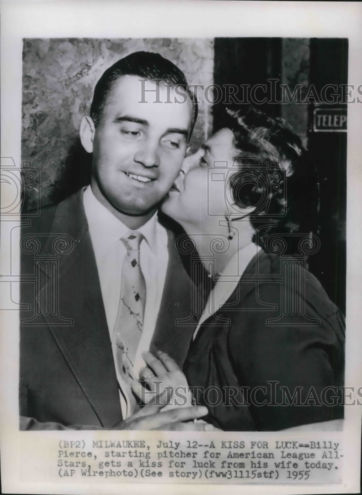 1955 Press Photo American League All Star Billy Pierce gets kiss from wife - Historic Images