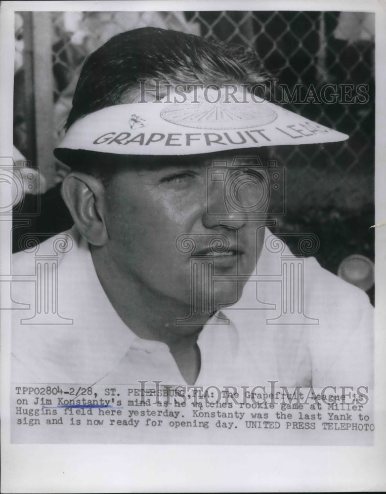 1955 Press Photo Pitcher Jim Konstanty watched rookie game at Miller Huggins. - Historic Images