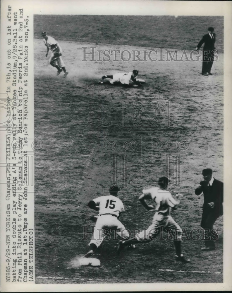 1949 Press Photo Sam Chapman out at 1st, Tommy Henrich makes putout - nes01407 - Historic Images