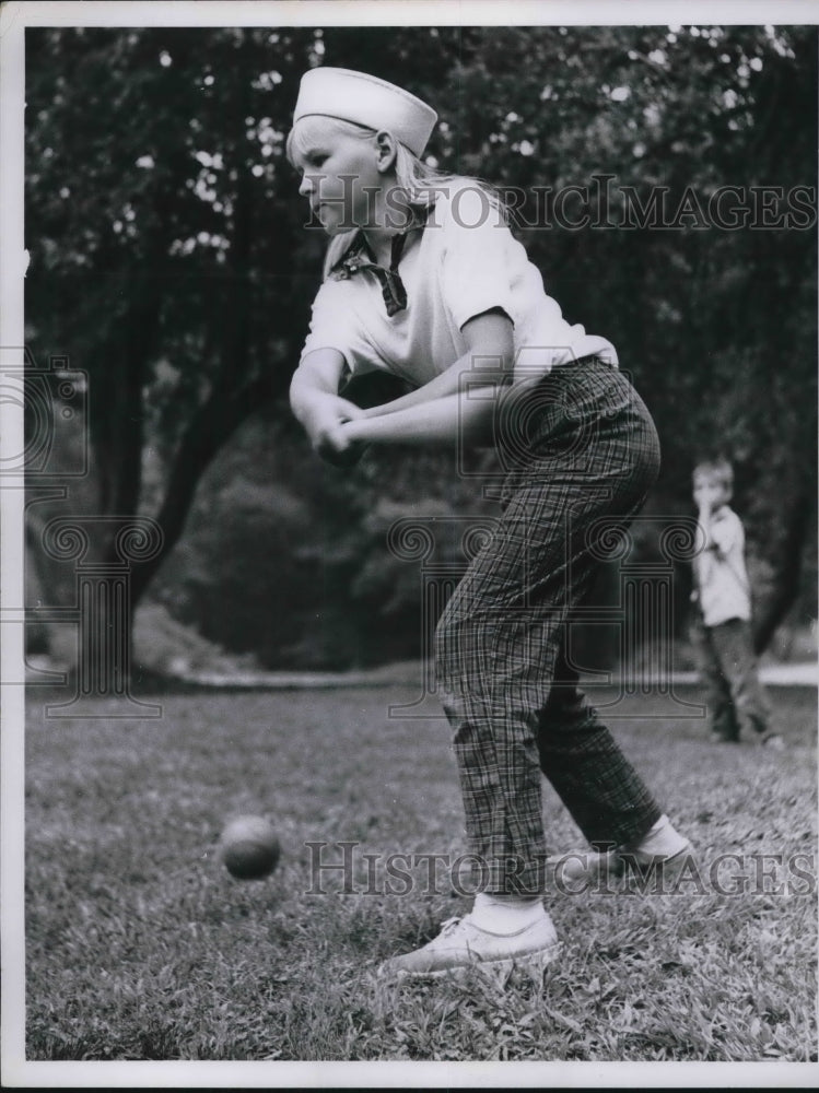 1959 Press Photo Kids Playing Ball Lakewood Camping Club, Mt. Gilead State Park - Historic Images