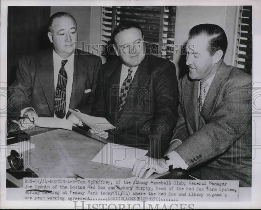 1951 Press Photo Tom McCaffrey, Joe Cronin of Boston Red Sox, Johnny Murphy - Historic Images
