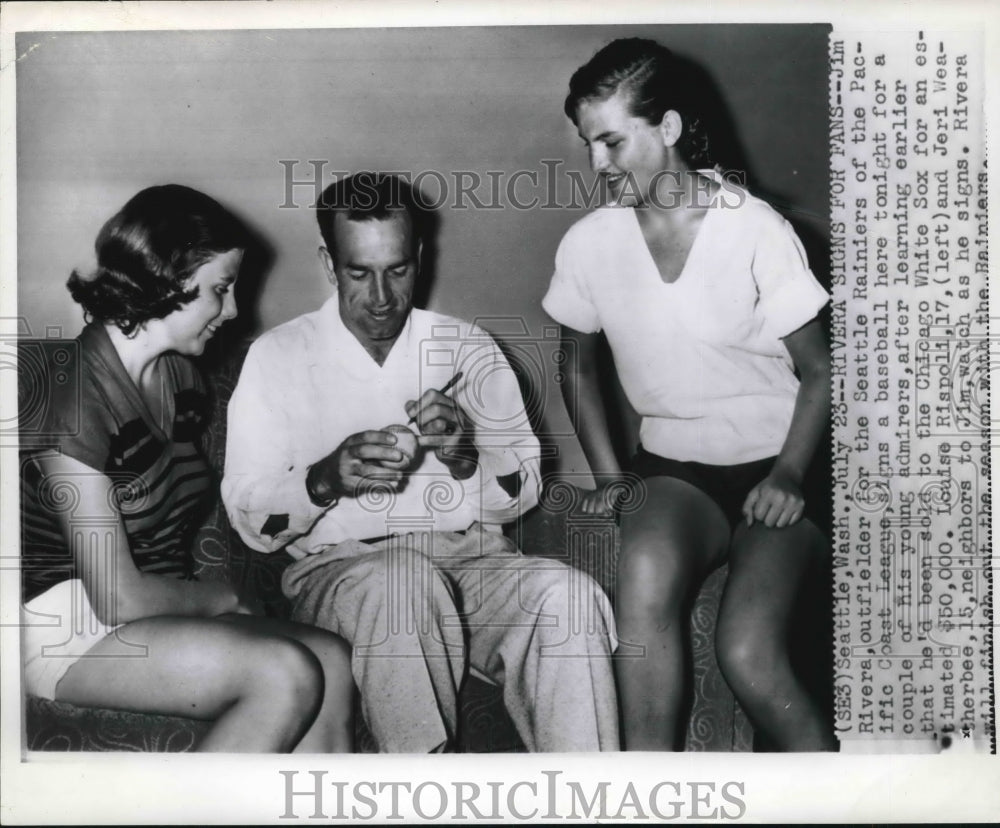 Press Photo Rainiers player Jim Rivera & fans as he heads to White Sox - Historic Images