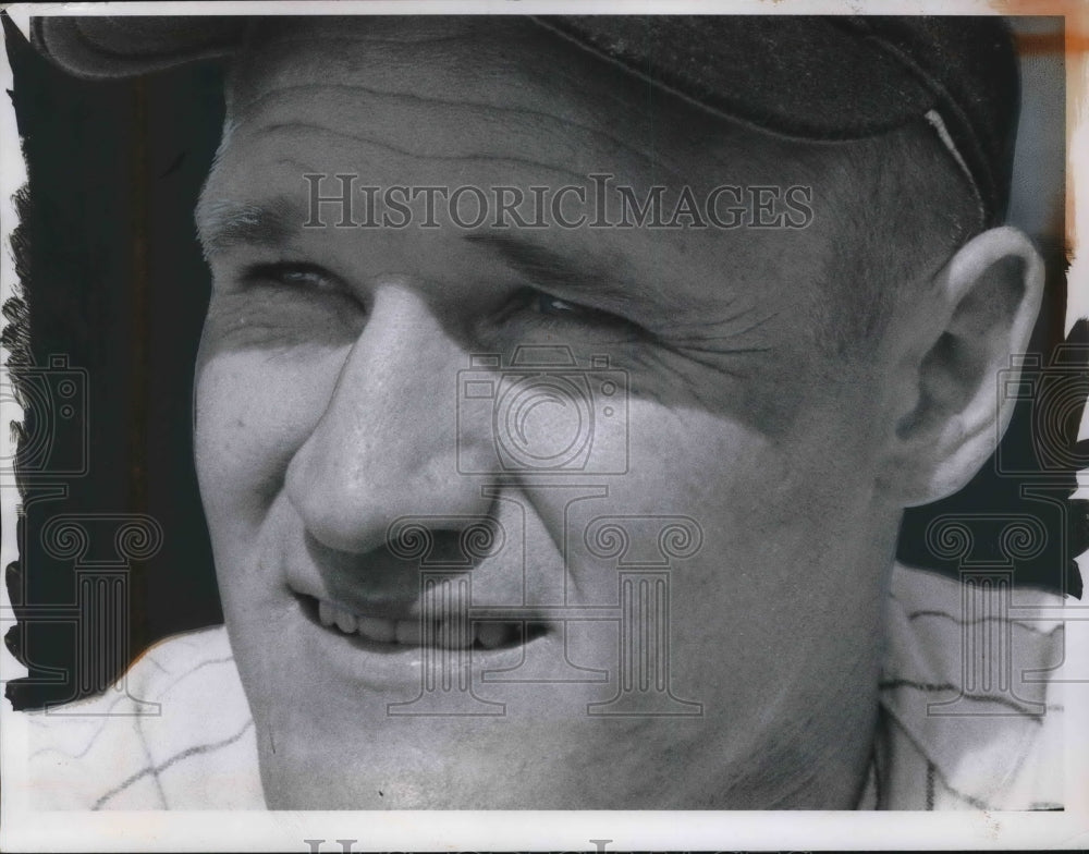 1960 Press Photo Carroll Hardy Outfielder Boston Red Sox MLB Baseball Player - Historic Images