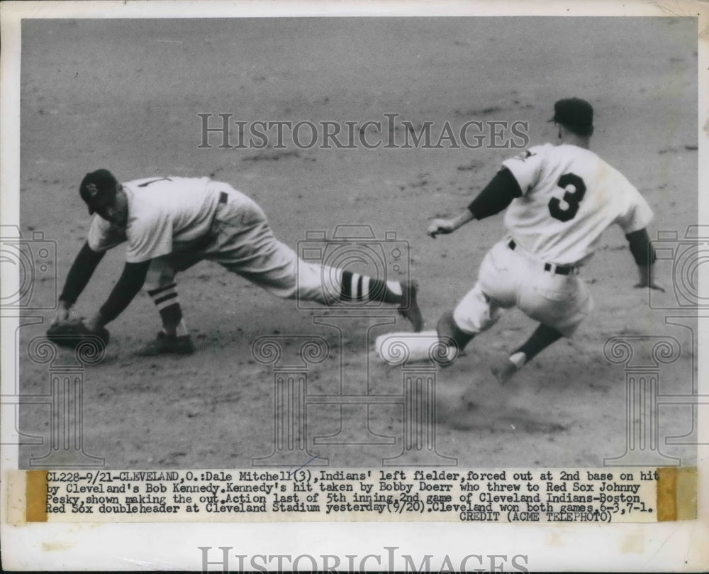 1950 Press Photo Cleveland Indians Left Fielder Dale Mitchell Forced Out at 2nd - Historic Images