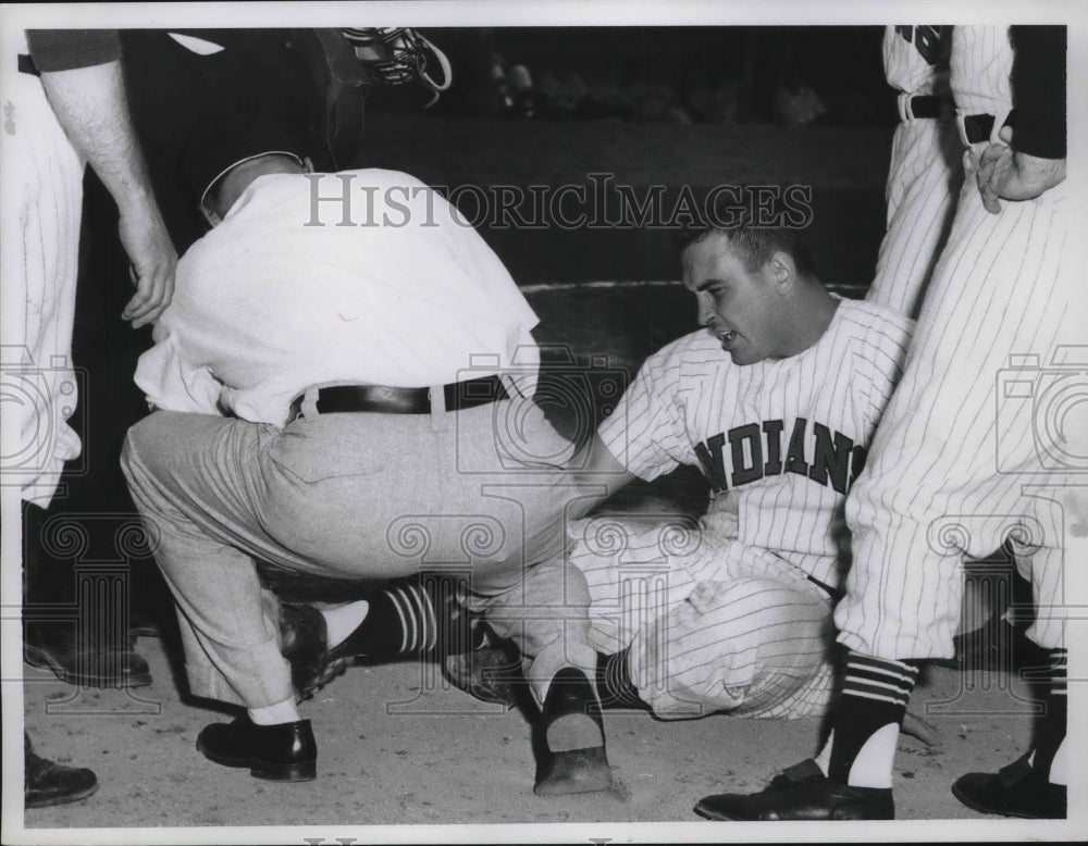 1958 Press Photo Earl Averill Cleveland Indians Sprained Ankle - nes01789 - Historic Images