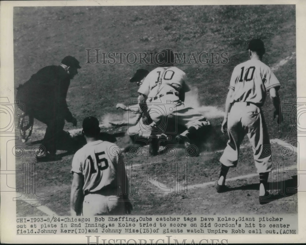 1948 Press Photo Bob Sheffing Cubs Tags Out Dave Kolso Giants At Home Plate MLB - Historic Images