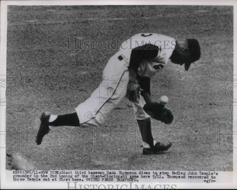 1954 Press Photo Hank Thompson of Giants Dives To Stop a Ball - nes01873 - Historic Images