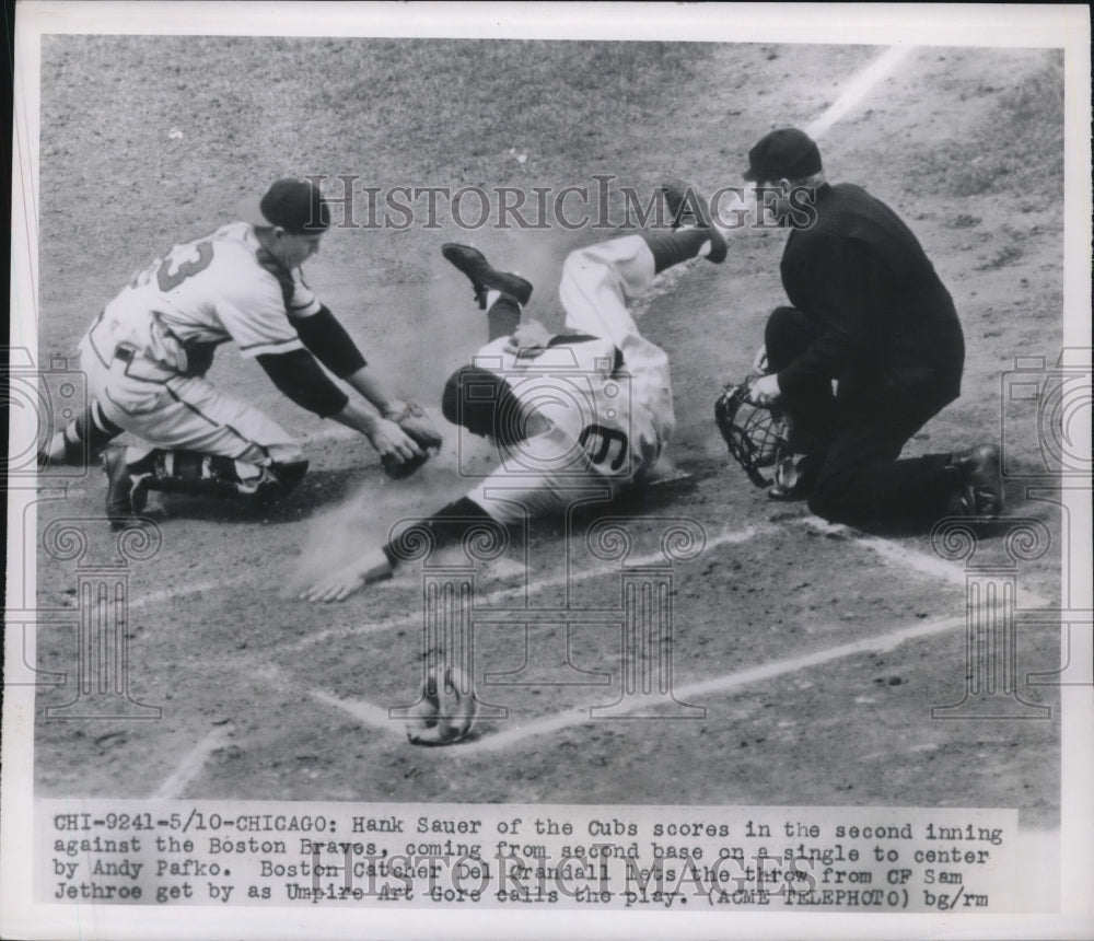 1950 Press Photo Cubs Hank Sauer Safe At 2nd Past Braves Del Grandall - Historic Images