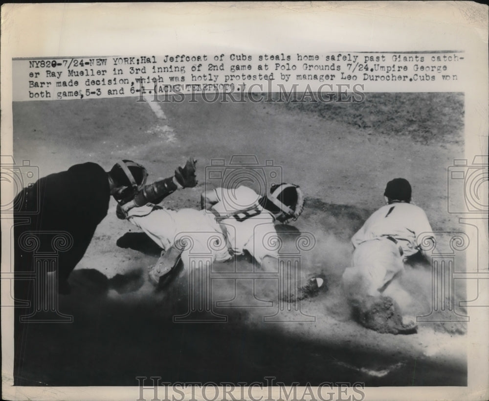 1949 Cub Hal Jeffcoat steals home vs Ray Mueller of Giants Press Photo - Historic Images