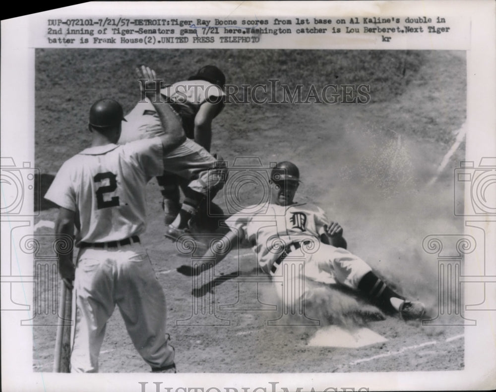 1957 Press Photo Tiger Ray Boone scores on Al Kaline&#39;s double from first - Historic Images