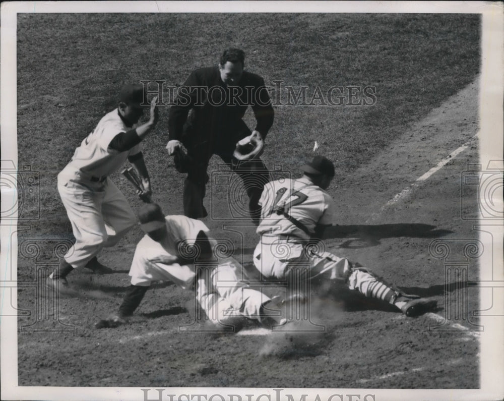 1950 Press Photo Cubs Hal Jeffcoat slides home vs Cardinals - nes02395 - Historic Images