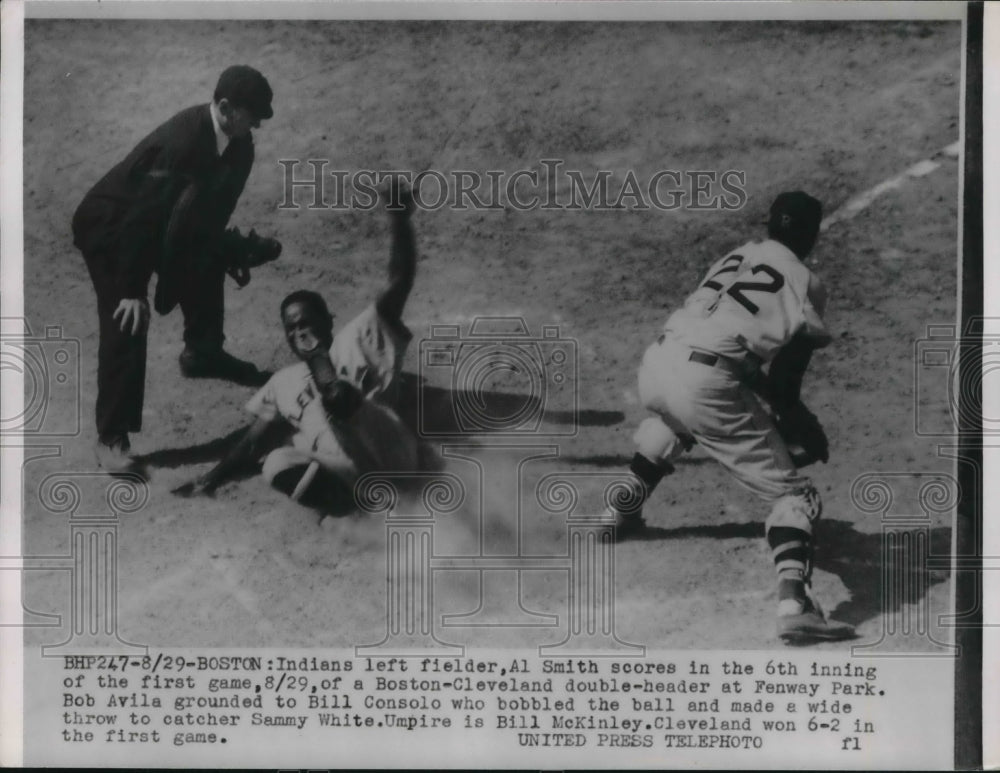 1954 Press Photo Al Smith of the Indians and Bill McKinley - nes02416 - Historic Images