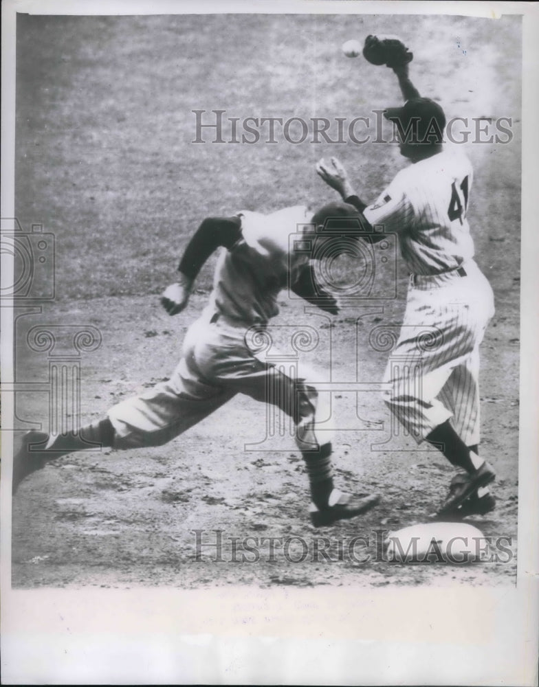 1951 Press Photo Roy Sievers Browns Yankee Stadium Joe Collins - nes02671 - Historic Images